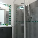 招待所 Brilliant 3*