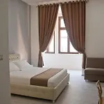 招待所 Brilliant 3*