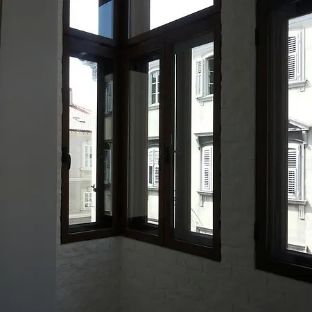 Brilliant ترييستي